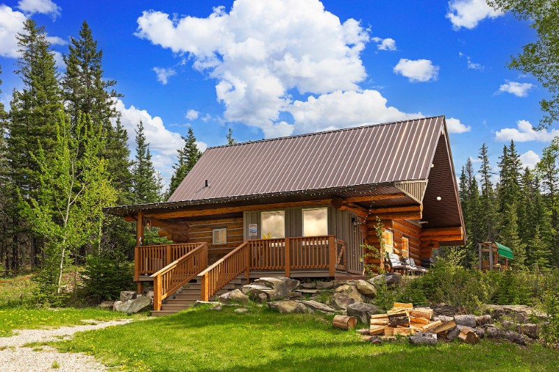 Mountain view B&B cabin in Hinton AB